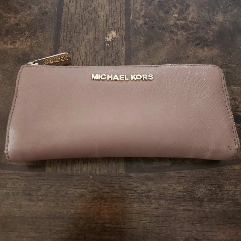 Michael Kors long wallet